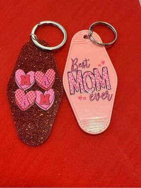 Pink "Best Mom Ever" Keychain Card Holder